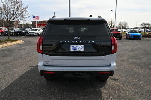 Space Silver Metallic 2026 Ford Expedition Max Active 4x4