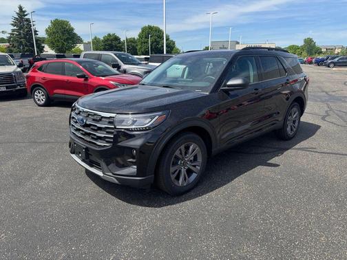 Agate Black Metallic 2026 Ford Explorer Active