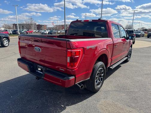 Rapid Red Metallic Tinted Clearcoat 2022 Ford F-150 XLT