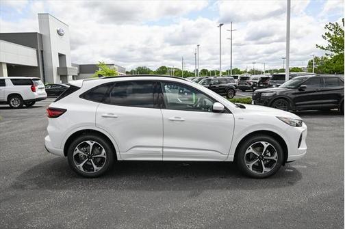 2025 Ford Escape ST-Line Elite