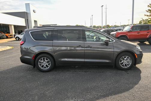 2021 Chrysler Pacifica Touring