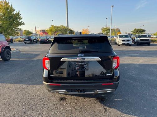 Agate Black Metallic 2023 Ford Explorer XLT