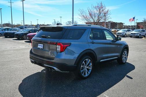Carbonized Gray Metallic 2025 Ford Explorer Platinum