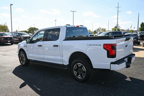 2023 Ford F-150 Lightning XLT