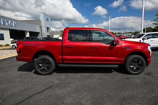 2025 Ford F-150 Lightning LARIAT