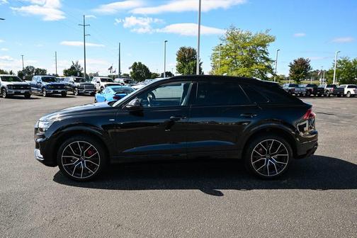 2022 Audi Q8 55 Premium Plus
