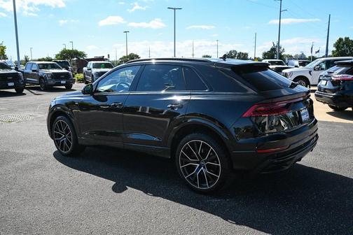 2022 Audi Q8 55 Premium Plus