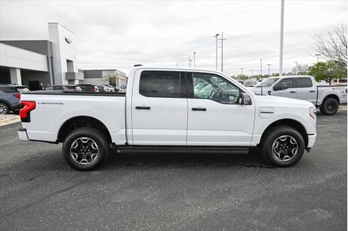 2023 Ford F-150 Lightning XLT