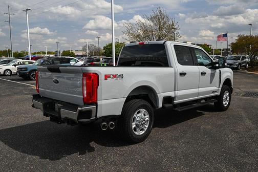 Avalanche 2026 Ford F-350 XLT