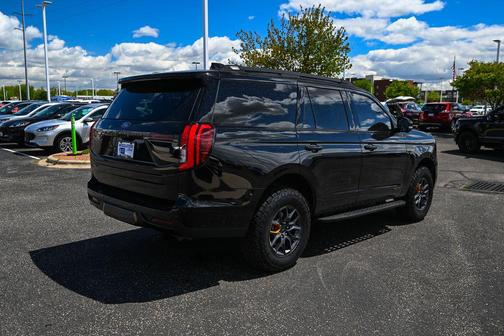 Agate Black Metallic 2025 Ford Expedition Tremor