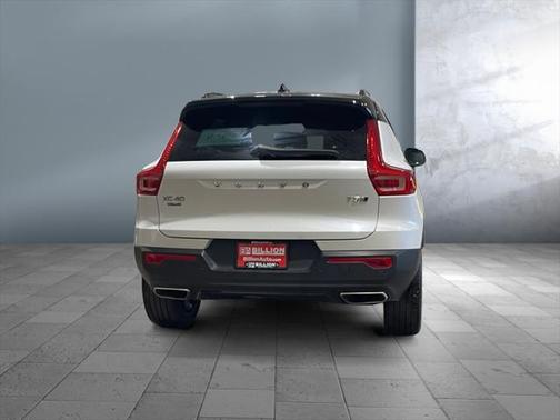 2020 Volvo XC40 T5 R-Design