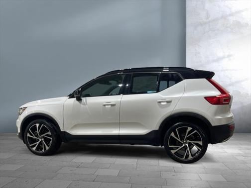 2020 Volvo XC40 T5 R-Design