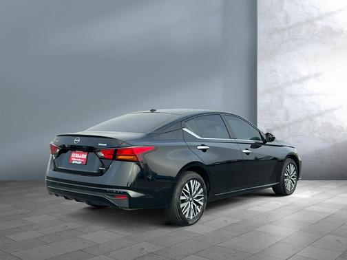 2025 Nissan Altima SV AWD