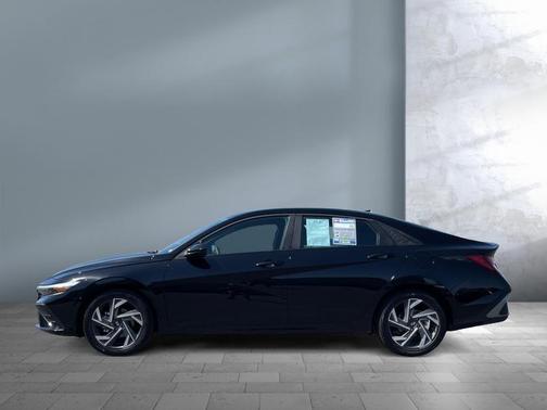 Abyss Black 2025 Hyundai ELANTRA Sport