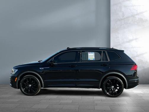 Deep Black Pearl 2021 Volkswagen Tiguan 2.0T SE R-Line Black 4MOTION