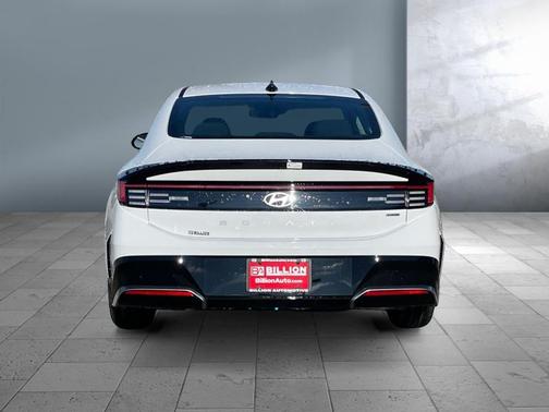 2025 Hyundai SONATA Hybrid SE