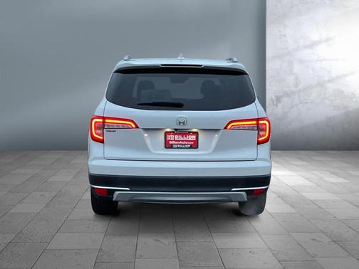 2021 Honda Pilot Touring 8-Passenger