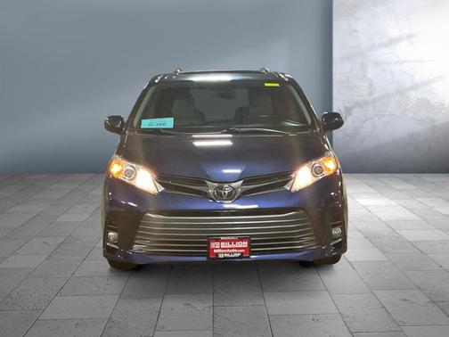 2018 Toyota Sienna XLE