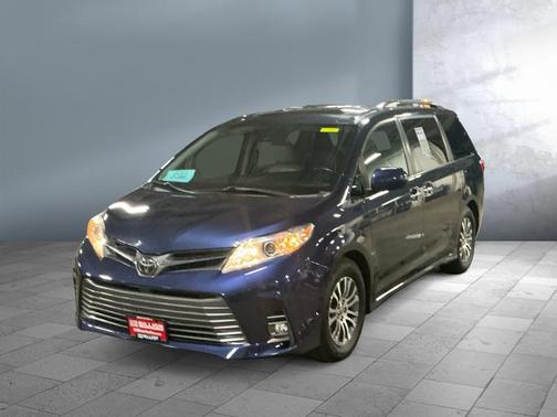 2018 Toyota Sienna XLE