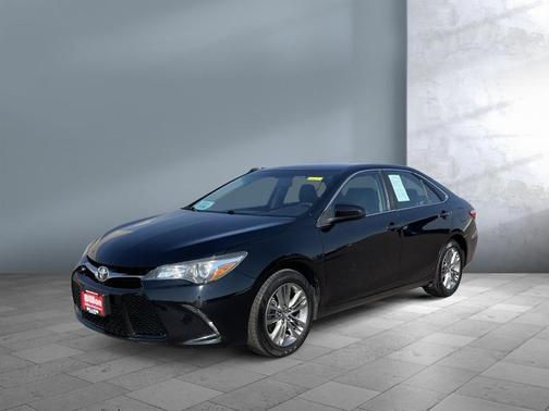 Photo 1 of 21 of 2017 Toyota Camry SE