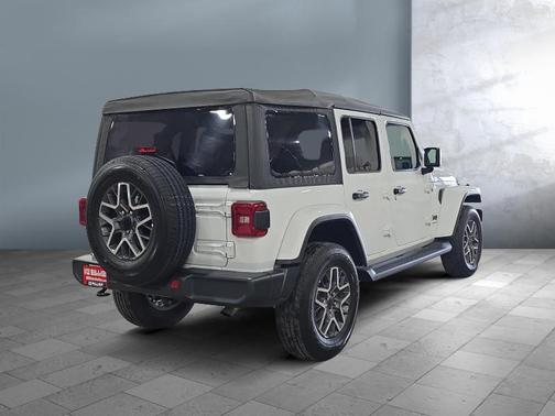 Bright White Clearcoat 2026 Jeep Wrangler 4-Door Sahara 4x4