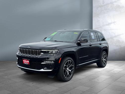 2022 Jeep Grand Cherokee Summit