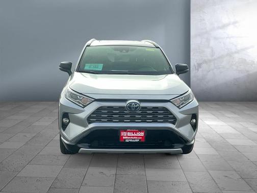2020 Toyota RAV4 Hybrid SE