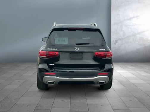 2022 Mercedes-Benz GLB 250 4MATIC