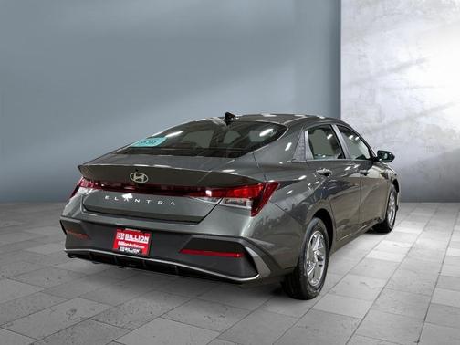 Amazon Gray 2026 Hyundai ELANTRA SE
