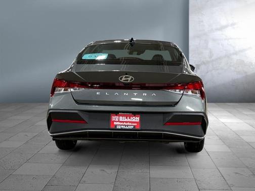 Amazon Gray 2026 Hyundai ELANTRA SE