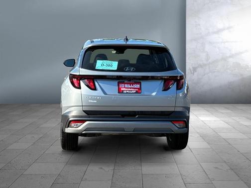 Shimmering Silver 2026 Hyundai TUCSON SE