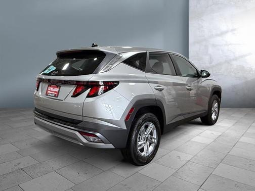 Shimmering Silver 2026 Hyundai TUCSON SE
