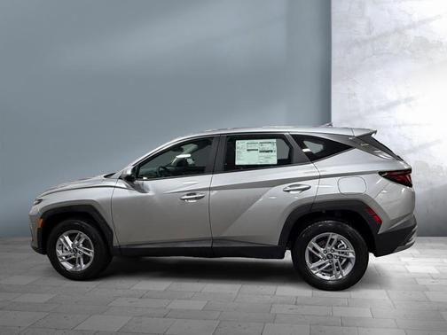 Shimmering Silver 2026 Hyundai TUCSON SE