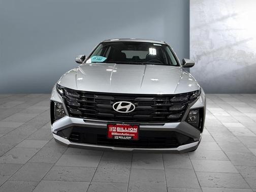 Shimmering Silver 2026 Hyundai TUCSON SE