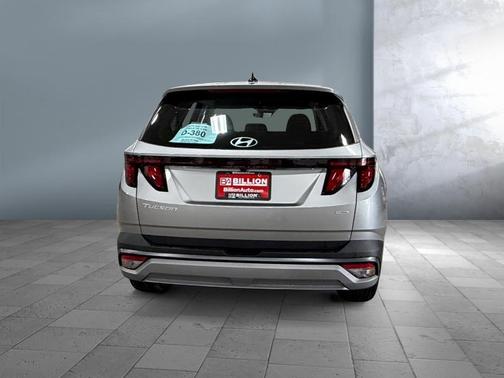 Shimmering Silver 2026 Hyundai TUCSON SE