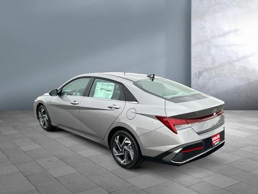 2025 Hyundai ELANTRA SEL