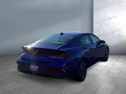 2025 Hyundai ELANTRA Sport