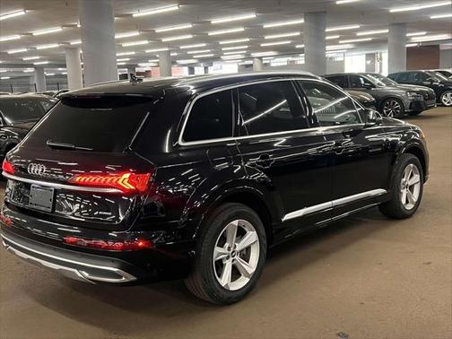 2021 Audi Q7 45 Premium