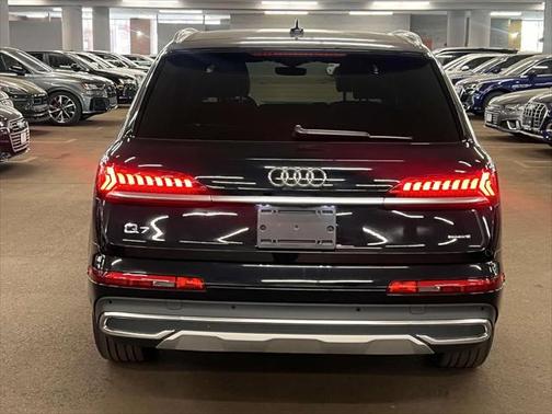 2021 Audi Q7 45 Premium