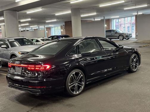 2025 Audi A8 L 55 TFSI quattro Tiptronic