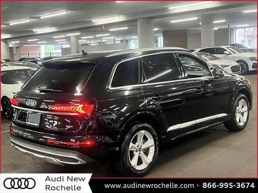 2022 Audi Q7 45 Premium Plus