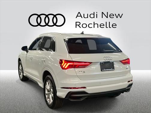 2025 Audi Q3 Premium 45 TFSI S line quattro Tiptronic