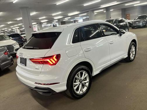 2025 Audi Q3 Premium 45 TFSI S line quattro Tiptronic