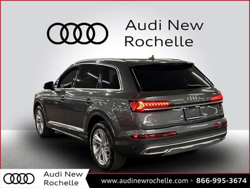 2022 Audi Q7 55 Premium Plus