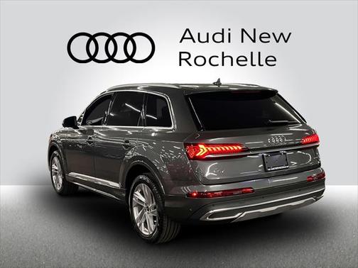 2022 Audi Q7 55 Premium Plus