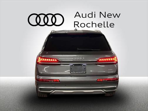 2022 Audi Q7 55 Premium Plus