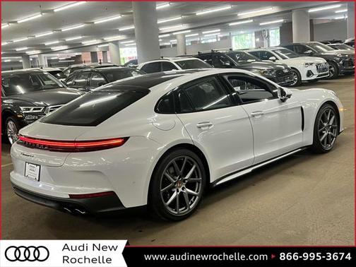 2024 Porsche Panamera 4