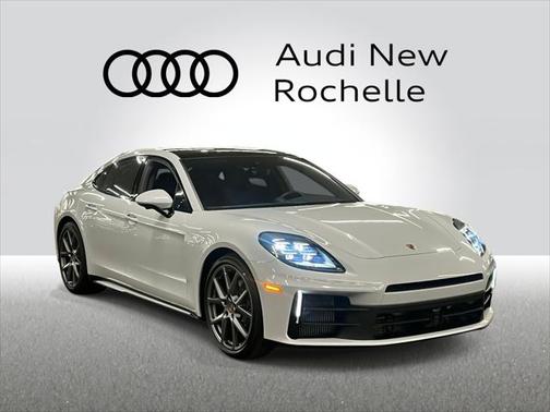 2024 Porsche Panamera 4