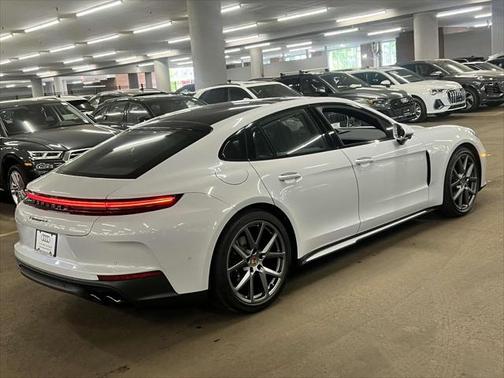 2024 Porsche Panamera 4