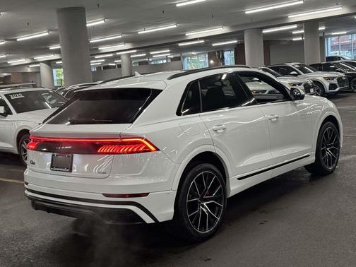 2021 Audi Q8 55 Premium Plus